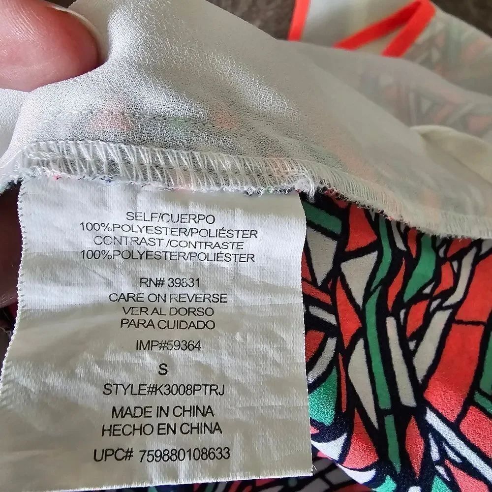 Geometric Patterned Women's Top Size Small - Picture 6 of 7